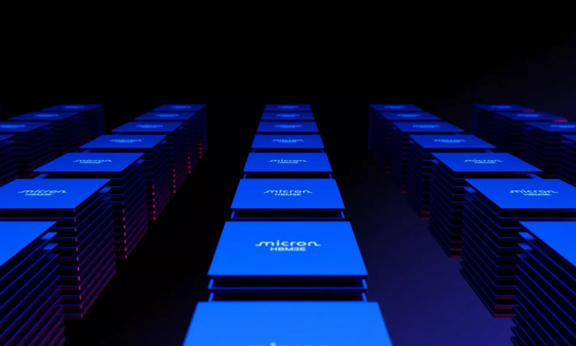 黑色背景上的藍色、紫色和紅色光波