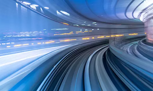 球形房間，明亮的霓虹燈帶來偏移效果