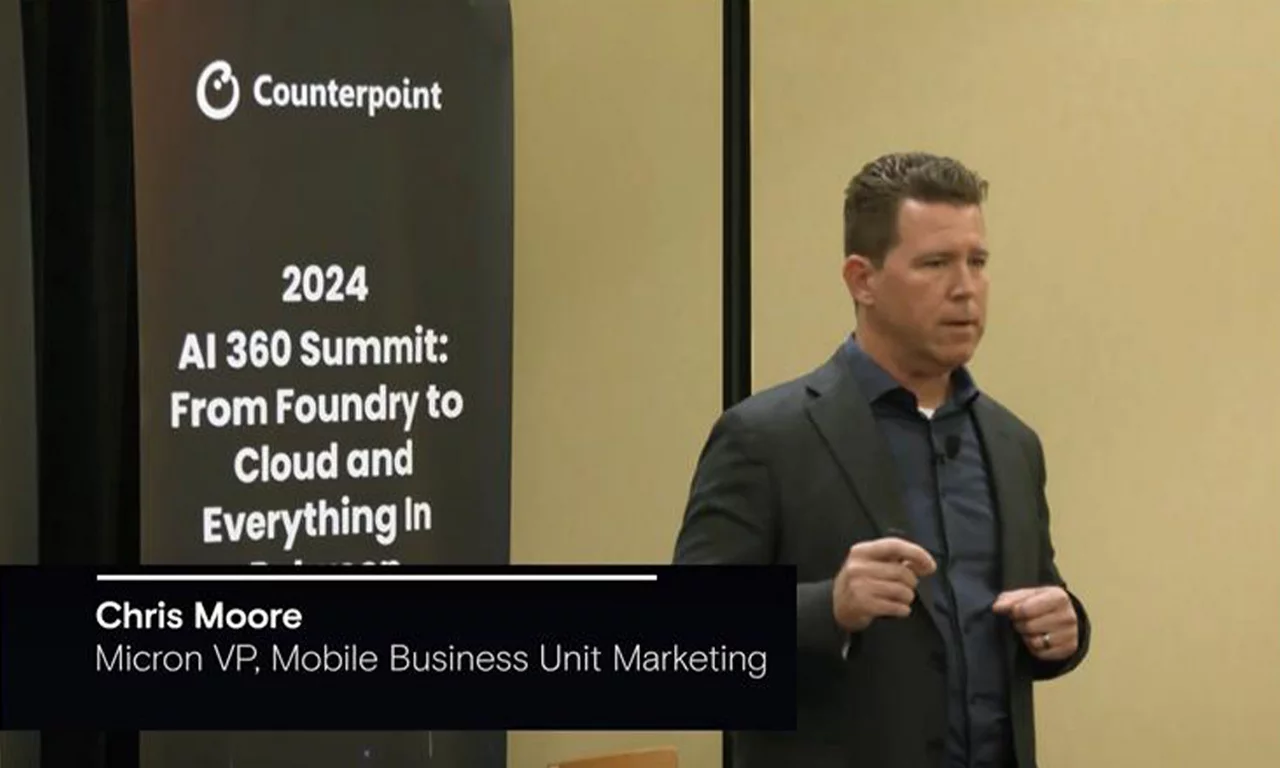 Chris Moore 在 AI 360 高峰會上發表關於 AI 的演講